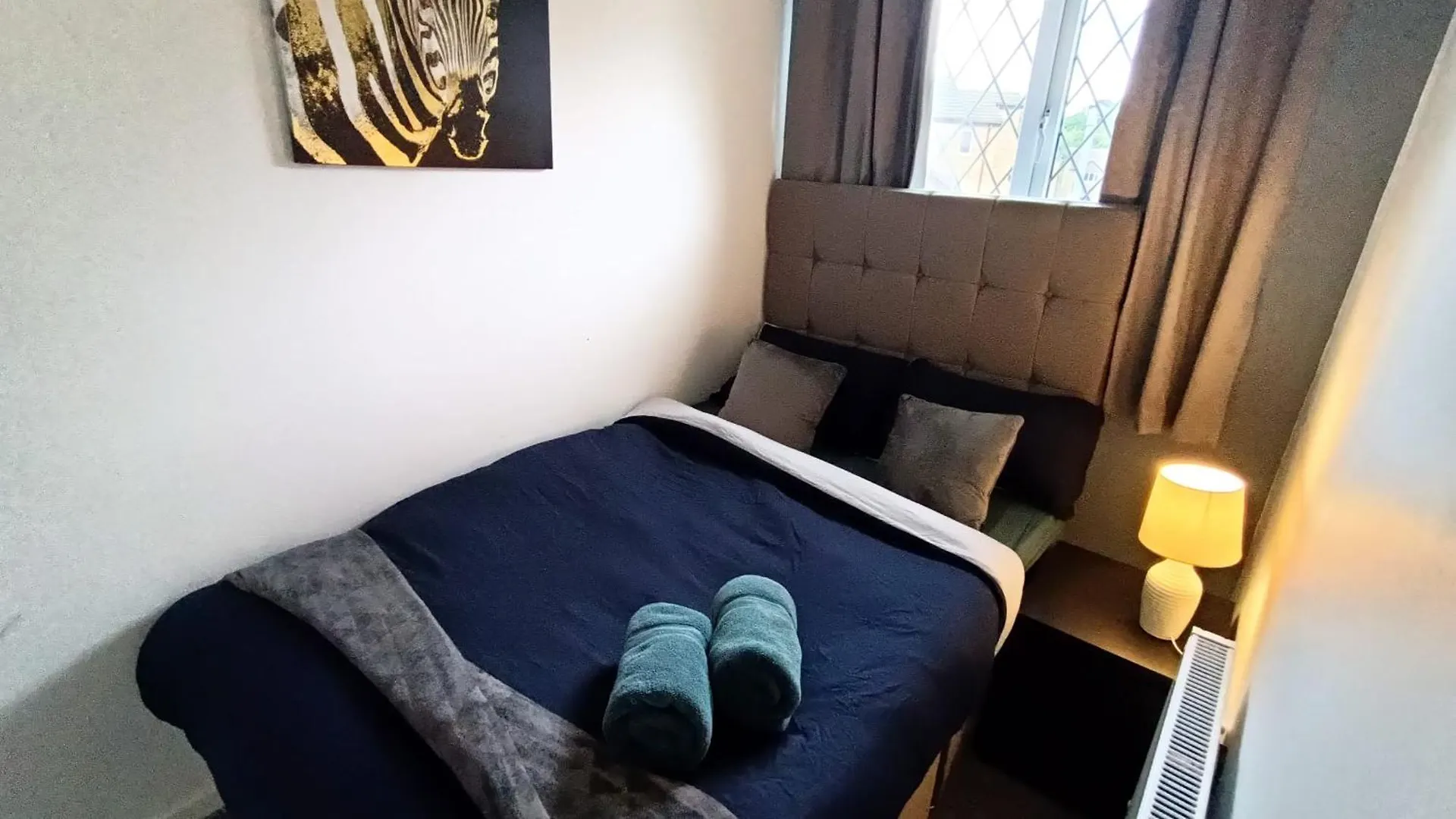 Family Friendly 3-Bed Home Free Parking On Site Хаддерсфилд 0*,